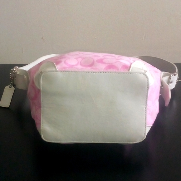 Coach - Picture 2 of 4